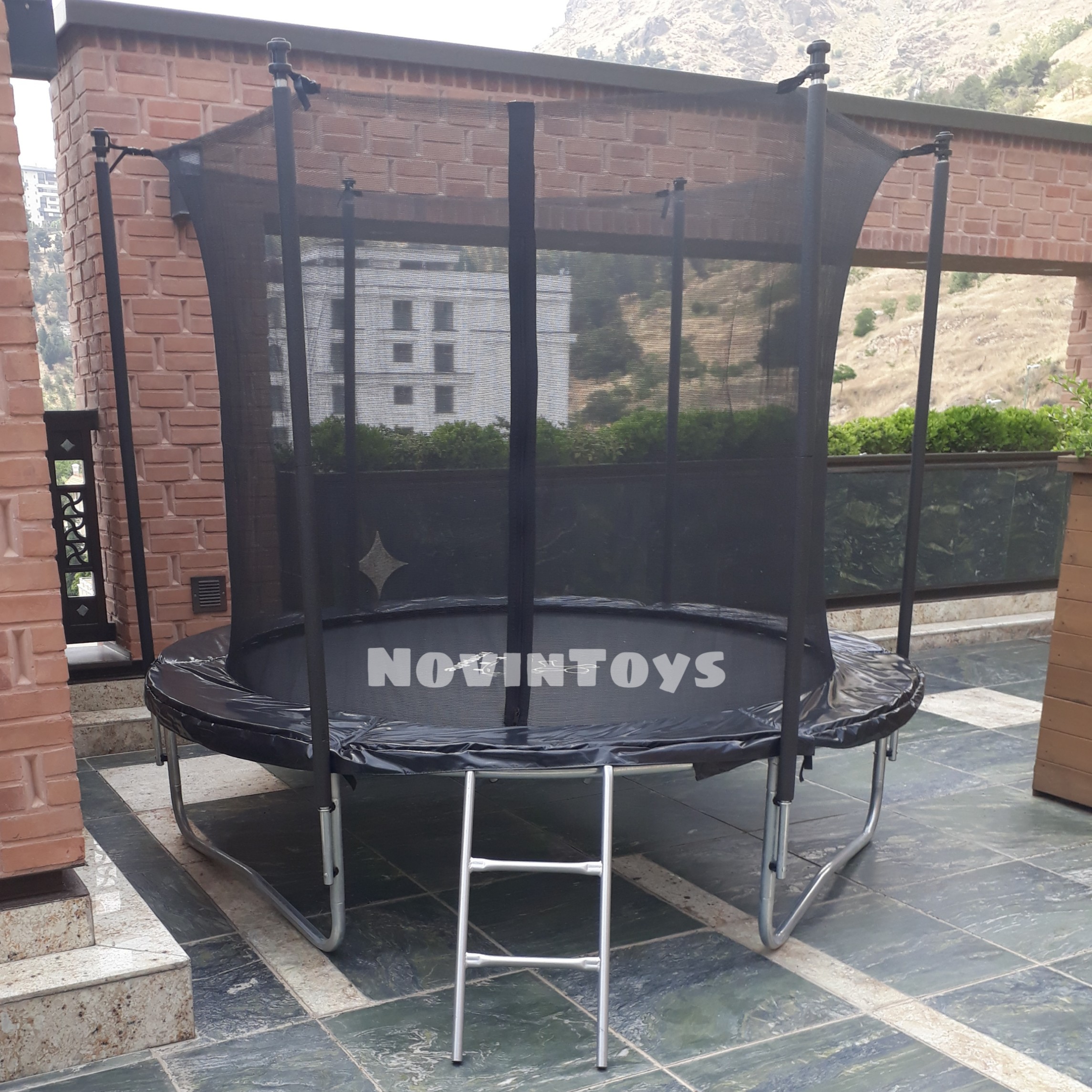 ترامپولین جامپینگ